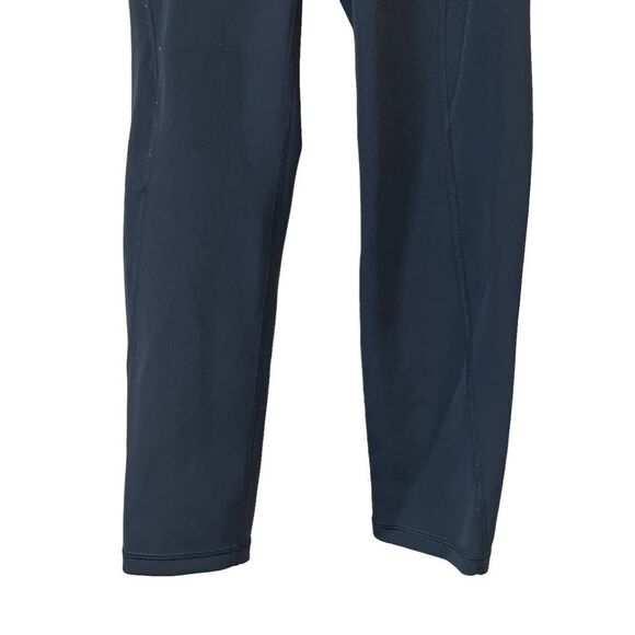 IVY PARK LOW RISE SCULPTURED CAPRI LEGGING - Picture 4 of 10